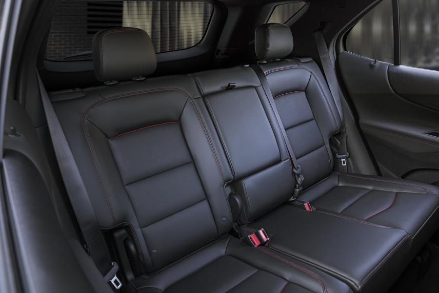 Интерьер Chevrolet Equinox RS 2020 года  (NA) (фото 3 из 23)